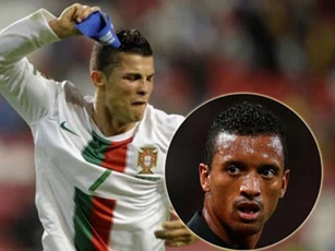 ‘Cười đau bụng’ trước những pha ngăn cản đồng đội ghi bàn, giúp đối thủ tránh bị thủng lưới hài hước nhất làng túc cầu