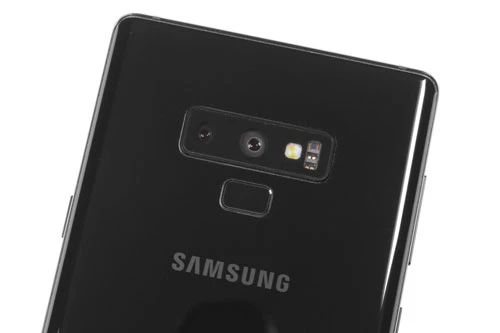 =7. Samsung Galaxy Note 9 (tốc độ chụp: 1,1 giây/tấm hình).