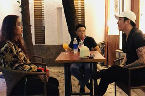 Ekip âm thanh công khai xin lỗi Lâm Chấn Khang sau khi dọa tắt micro