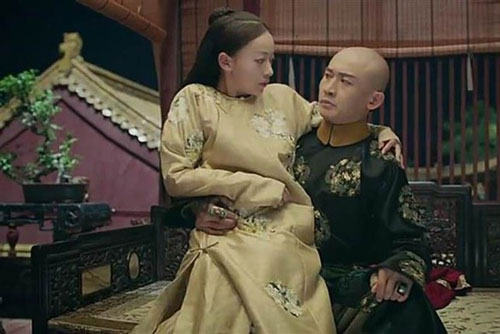 Vị Hoàng đế bất hạnh bị Hoàng hậu phản bội vì gian díu với thái giám