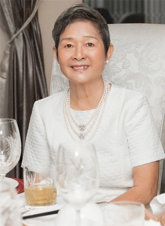 Mẹ Giáng My năm nay 76 tuổi. Thời trẻ bà từng là Hoa khôi Nhạc viện Hà Nội.