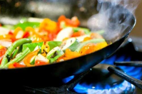 4 cách chế biến khiến rau mất chất và trở nên độc hại