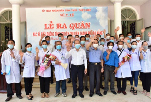 40 y, bác sĩ Huế lên đường chi viện Đà Nẵng phòng chống dịch Covid-19