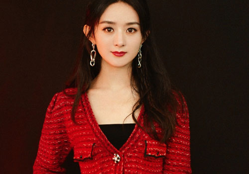 Triệu Lệ Dĩnh bị mắng vì khoắng đũa trong nồi lẩu