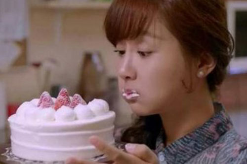 Khi sao Hoa Ngữ đóng cảnh ăn: Người đổ bệnh, kẻ nhập viện