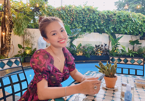 Vân Hugo 'giỏi việc nước, đảm việc nhà' ở Sài Gòn