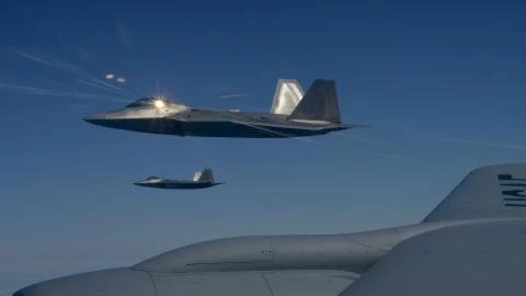 Tiêm kích F-22.