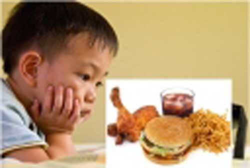 4 loại thực phẩm trẻ càng ăn càng dễ suy giảm trí nhớ, mất khả năng tư duy