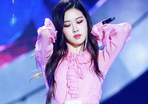 Rosé (Black Pink) tiết lộ lý do gia nhập YG Entertainment