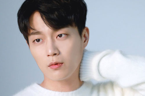 Sao Hàn vạ miệng, đánh cảnh sát khi say xỉn