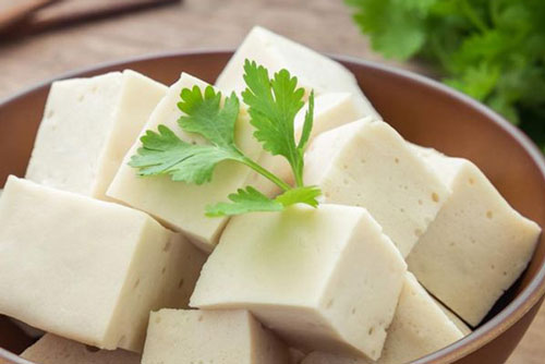 3 mẹo nhỏ để chiên đậu hũ non chẳng bao giờ bị vỡ, dính chảo