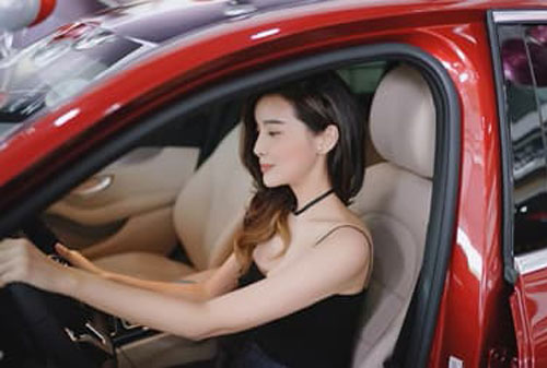 Cao Thái Hà tậu xế hộp mới Mercedes-Benz tiền tỉ