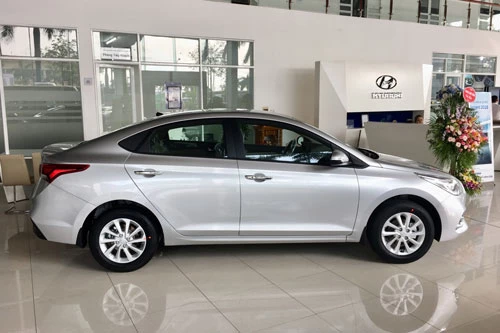 2. Hyundai Accent (doanh số: 2.219 chiếc).