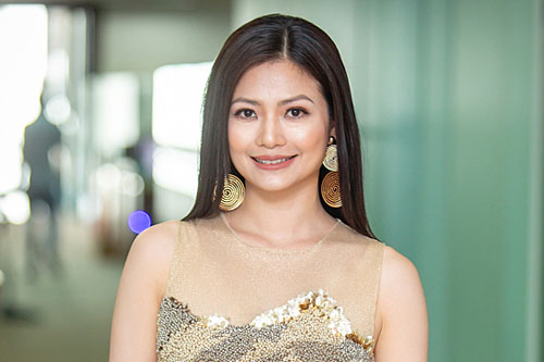 Kiều Anh 'Phía trước là bầu trời' kết hôn