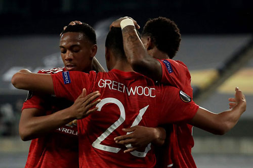 M.U trên đà xuống dốc: Vì thể chất hay tinh thần?