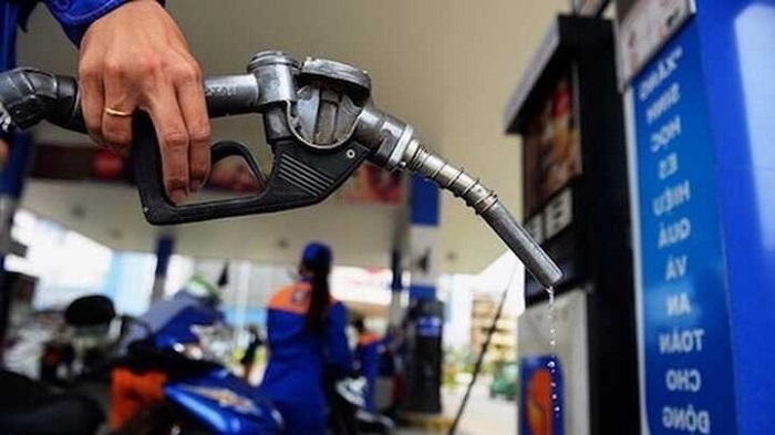 Từ 15 giờ ngày 12/8 giá xăng dầu trong nước giảm nhẹ
