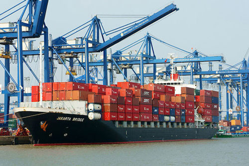 'Bão Covid-19 càn quét', Việt Nam vẫn xuất siêu hơn 8 tỷ USD