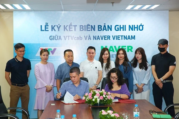 Lãnh đạo VTVcab và Naver Việt Nam ký kết biên bản ghi nhớ vào sáng 12/8/2020.