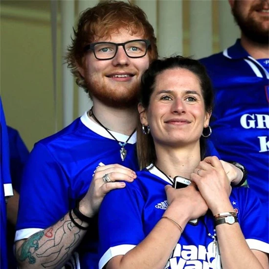 Ed Sheeran và vợ.