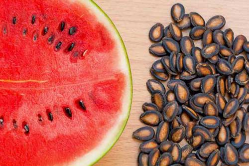 &#x102;n d&#x1B0;a h&#x1EA5;u xong ch&#x1EDB; v&#x1ED9;i v&#x1EE9;t h&#x1EA1;t &#x111;i, gi&#x1EEF; l&#x1EA1;i d&#xF9;ng l&#xE0;m thu&#x1ED1;c ch&#x1EEF;a &quot;b&#x1EC7;nh kh&#xF3; n&#xF3;i&quot; c&#x1EE7;a ph&#x1EE5; n&#x1EEF;