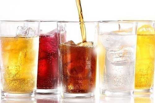 Sai lầm khi uống nước có gas dễ khiến bạn rước bệnh vào người
