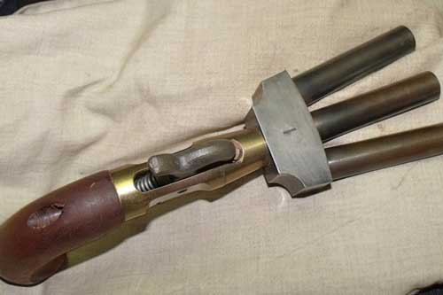 Những khẩu súng phá vỡ mọi tiêu chuẩn trên thế giới