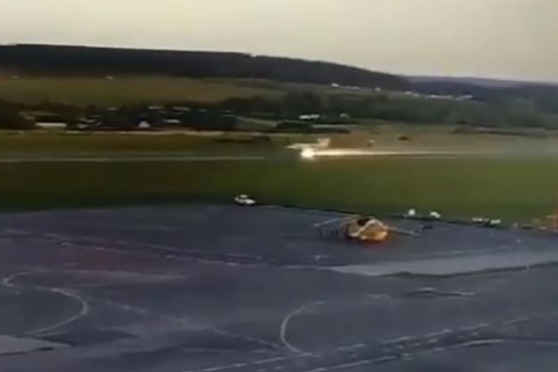 Tiêm kích MiG-31 bốc cháy khi hạ cánh ở Perm