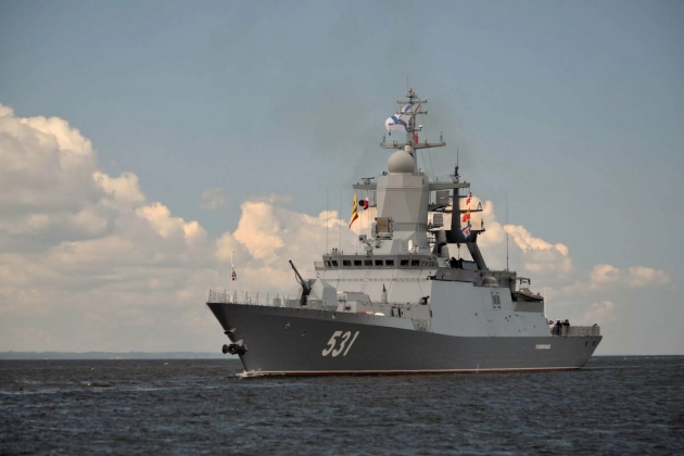 Tàu chiến Nga áp sát bờ biển Ukraine "gần chưa từng có"