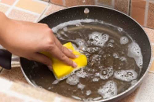 5 sai lầm khi dùng chảo chống dính mà các bà nội trợ hay mắc dễ khiến ung thư "ghé thăm" cả nhà