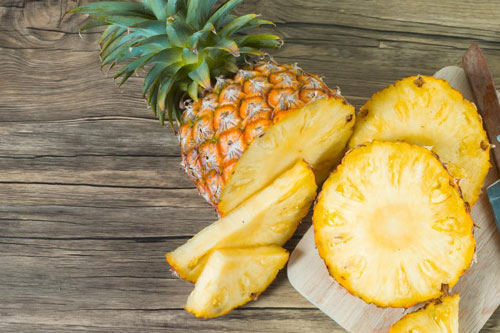 Viêm khớp, thoái hóa khớp nặng đến mấy cũng khỏi nhờ dùng dứa theo cách này