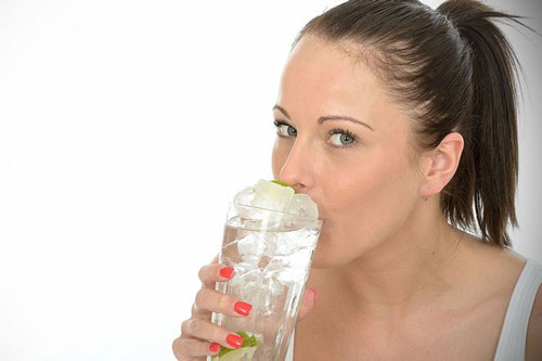 10 thói quen cực hại sức khỏe sau khi ăn mà nhiều người vẫn đang làm mỗi ngày