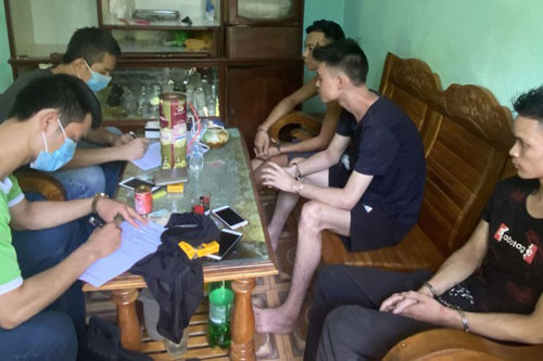 Thanh Hóa: Lên đồi vắng lập 'boong ke' ma túy, bắt bồ trẻ mang bầu cảnh giới