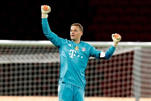 Thủ môn: Manuel Neuer (Bayern Munich).