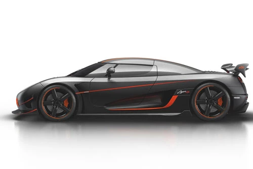 2. Koenigsegg Agera RS (vận tốc tối đa: 447 km/h).