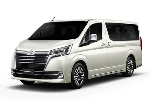 2. Toyota Granvia (doanh số: 4 chiếc).