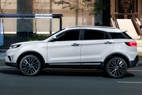 SUV động cơ tăng áp, giá hơn 700 triệu đồng