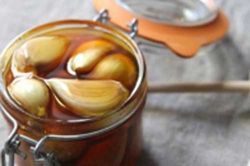 Tỏi ngâm với thứ này là bài thuốc quý, ăn 1 thìa mỗi ngày giúp tăng cường sức đề kháng, đẩy lùi bệnh tật