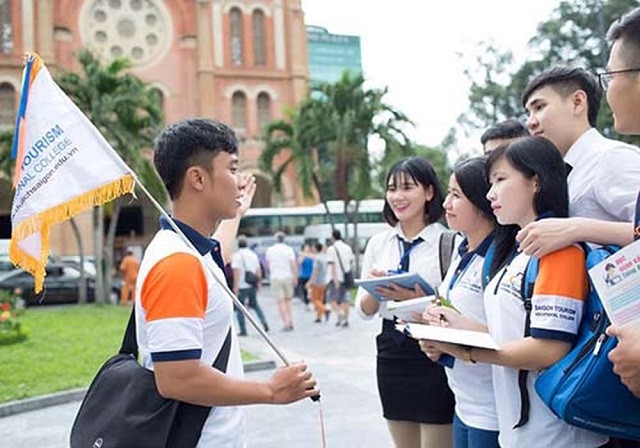 Hàng triệu nhân sự ngành du lịch, dịch vụ đi đâu, về đâu trong đại dịch Covid-19?
