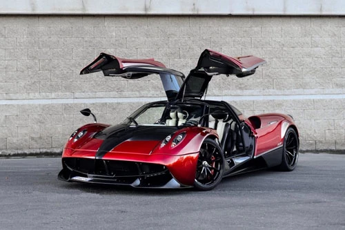 5. Pagani Huayra (vận tốc tối đa: 383 km/h).