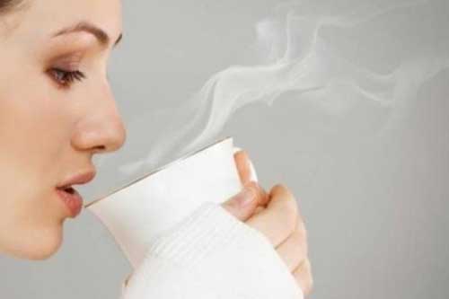 Buổi sáng uống một cốc nước ấm đúng cách giúp đốt cháy mỡ thừa, thải sạch độc tố trong cơ thể