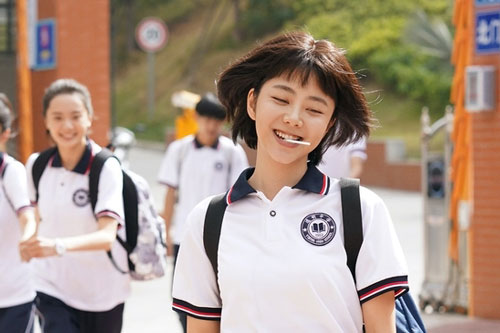 Đàm Tùng Vận 30 tuổi đóng vai nữ sinh