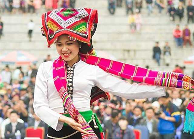 Độc đáo trang phục phụ nữ các dân tộc vùng cao - 10