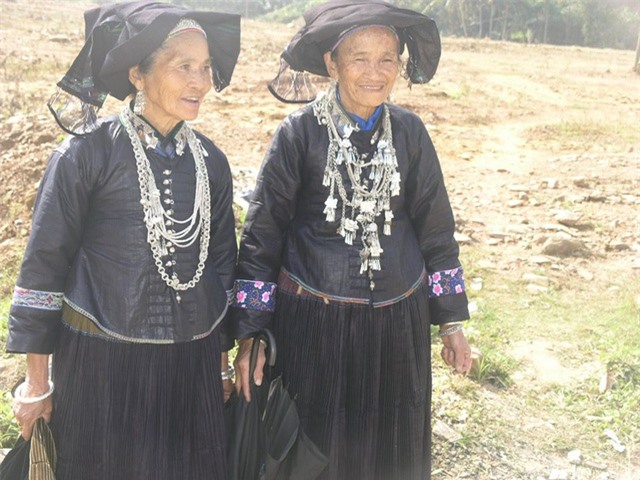 Độc đáo trang phục phụ nữ các dân tộc vùng cao - 7