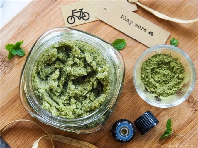 chang-can-ton-tien-di-spa-tu-lam-tay-te-bao-chet-tai-gia-chi-voi-vai-nghin-dong-green-tea-mint-sugar-scrub-the-travel-bite-4-1000x-1596105220-703-width1000height750