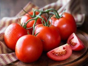 Chuyên gia khuyên ăn cà chua cùng 4 món này để ngăn chặn ung thư