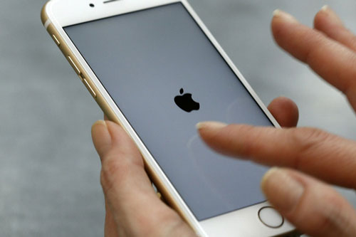 Mặc COVID-19, "trùm" iPhone vẫn thắng lớn