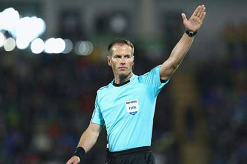 Lyon đòi đổi trọng tài bắt trận gặp Man City