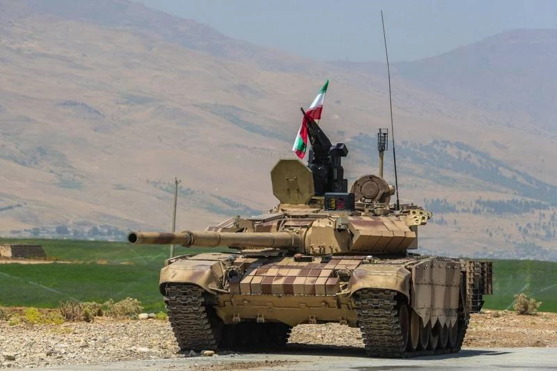 Xe tăng chiến đấu chủ lực T-72S nâng cấp của Iran. Ảnh: bmpd.