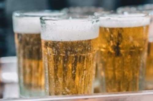 Công dụng "thần kỳ" của bia, đặc biệt là 2 lợi ích cuối cùng, ai không biết là "uổng phí thanh xuân"