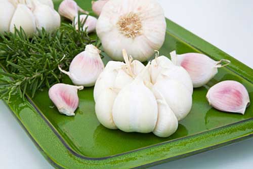 Thực phẩm là "khắc tinh" hàng đầu của ung thư mà nhà nào cũng có